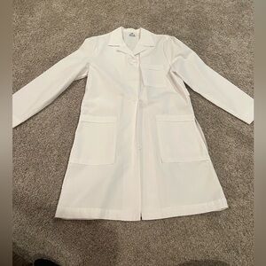 Women’s Whitecoat Size 10